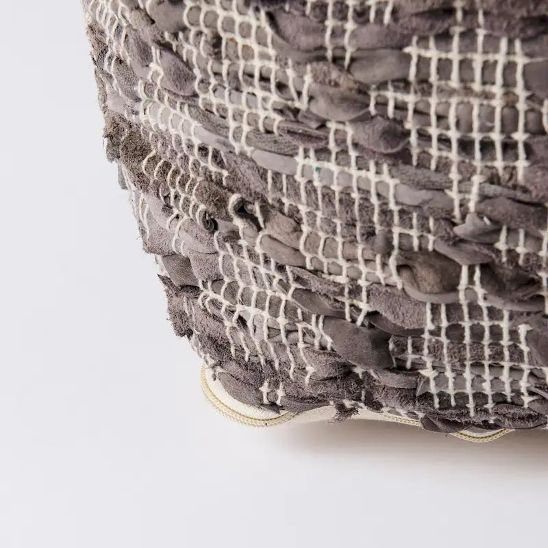 Pouf carré en cuir et coton à motif gris