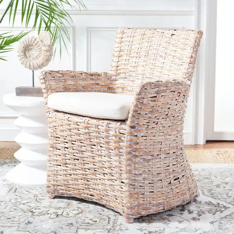 Fauteuil en osier gris délavé